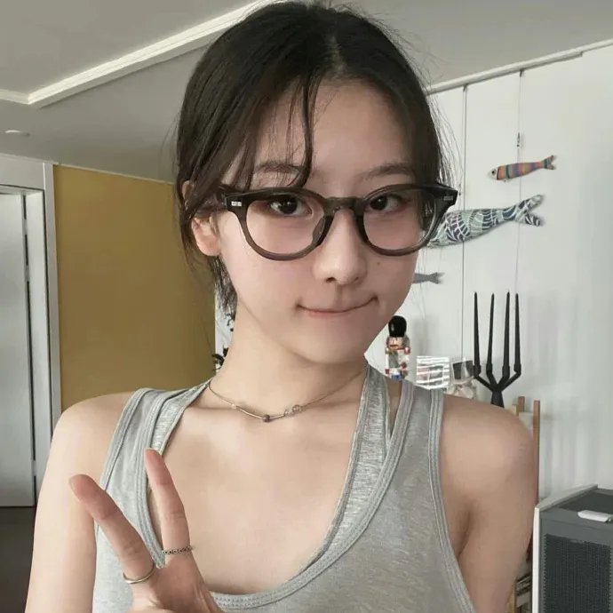 蜜丝炸弹